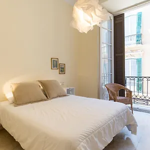 https://malagasuite-showroom-apartments-mendez-nuez.1costadelsol.com